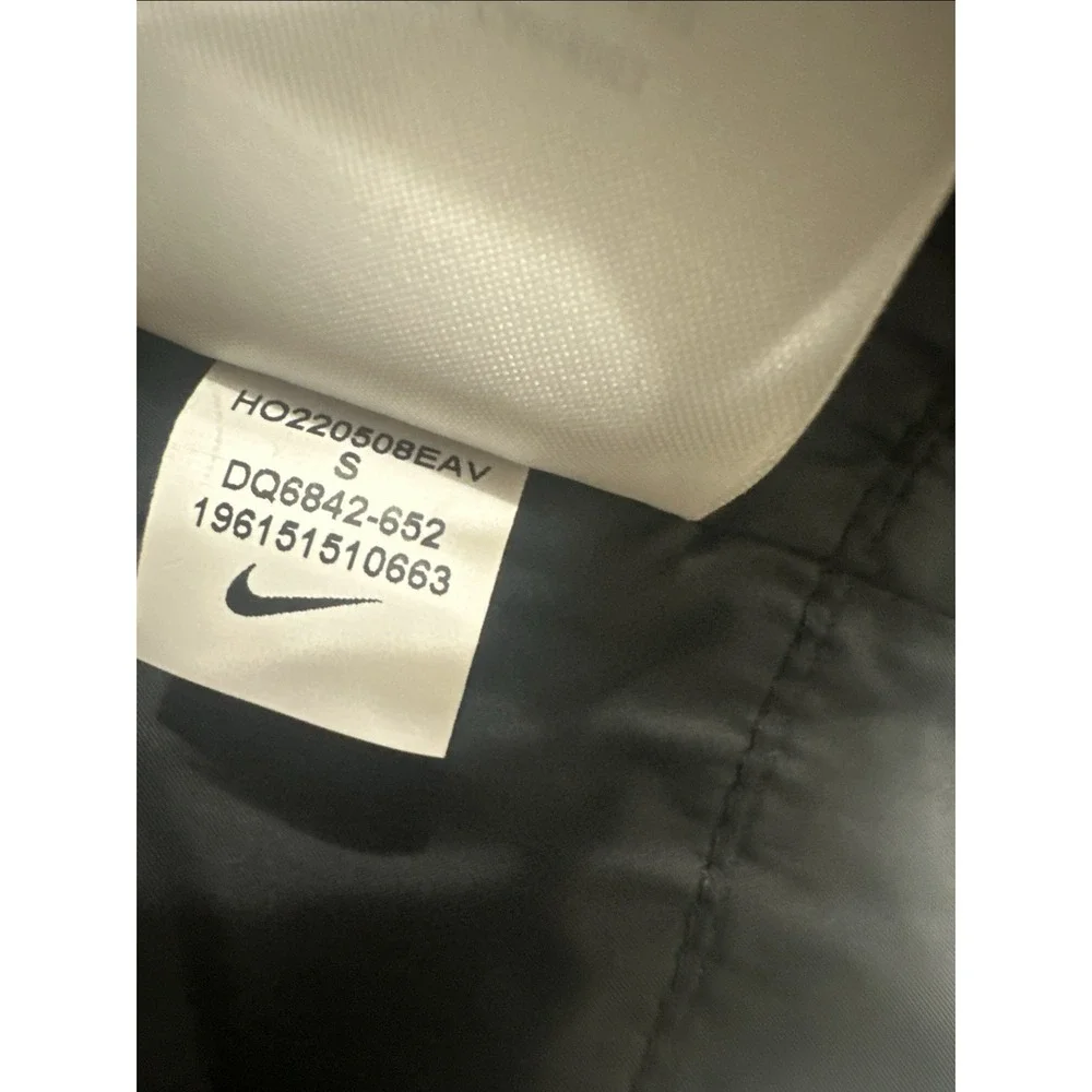 Nike Women Size Small Plush Printed Faux Fur Jacket‎ Burgundy Crush & Black